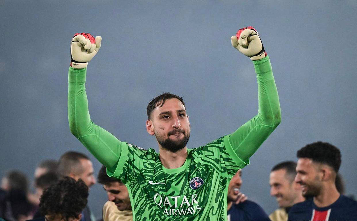 进退两难！26岁欧洲冠军门神面临无球可踢，错误时机造就尴尬局面